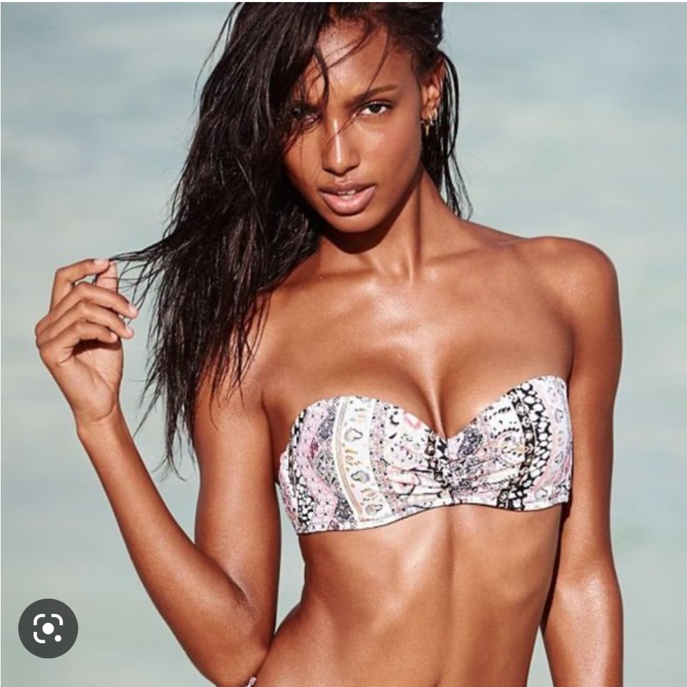 Victoria’s Secret 34DD knockout twist front bandeau bikini top